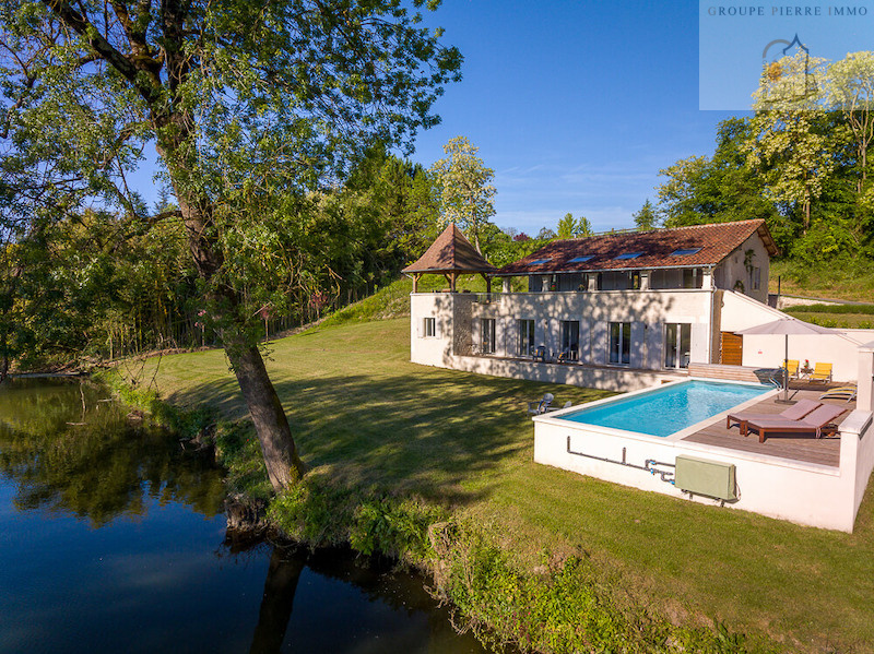 vente Belle maison au bord de la rivière, maison avec piscine chauffée, 4 chambres.